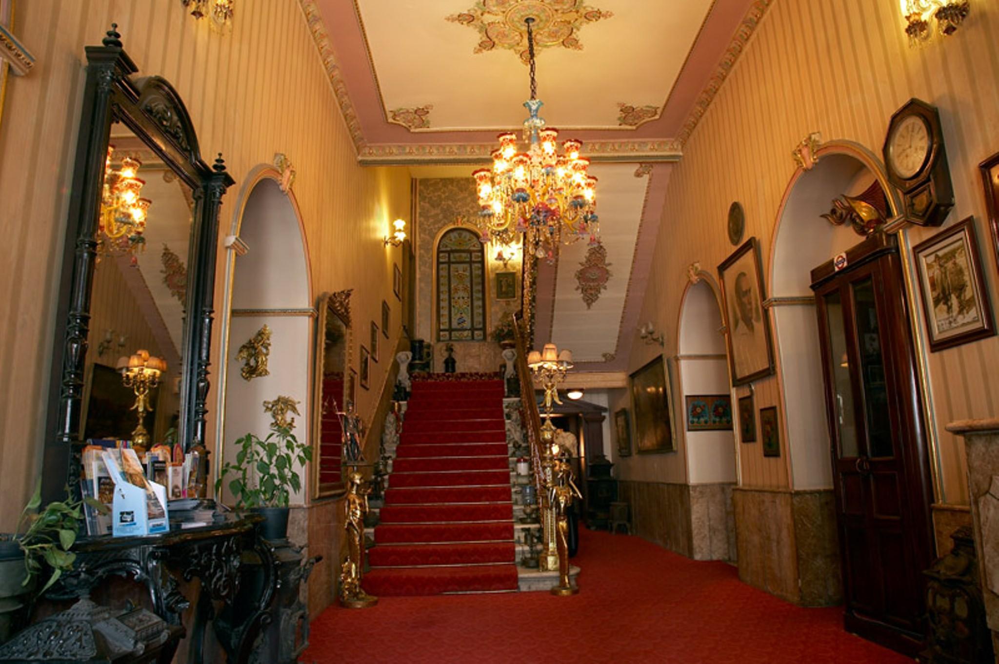Grand Hotel De Londres Истанбул Екстериор снимка